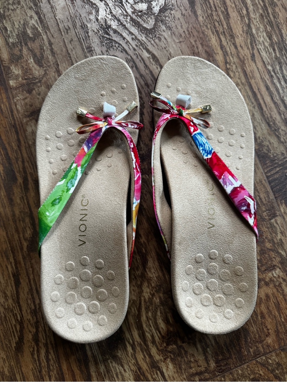 Ladies size 12 Vionic floral sandals